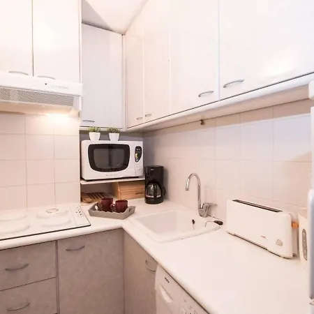 Duplex Ensoleille Pour 6 Pers Avec Balcon, Parking Et Proche Des Remontees Mecaniques A Lary - Fr-1-296-265 شقة