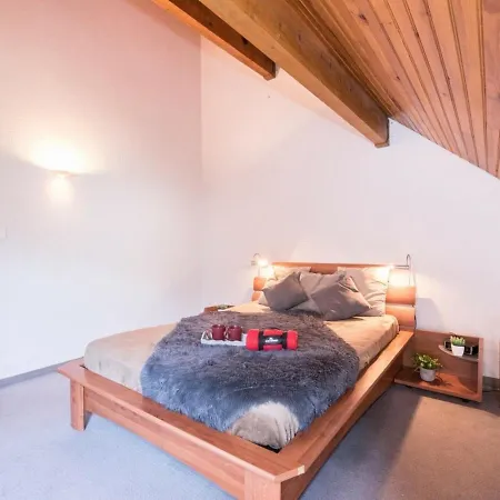 Apartment Duplex Ensoleille Pour 6 Pers Avec Balcon, Parking Et Proche Des Remontees Mecaniques A Lary - Fr-1-296-265 *